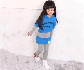 ������ʹ�{ɫ��ȹ����