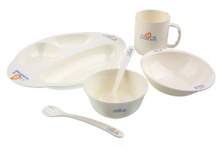 可愛(ài)小鴨嬰兒用品禮盒八件組