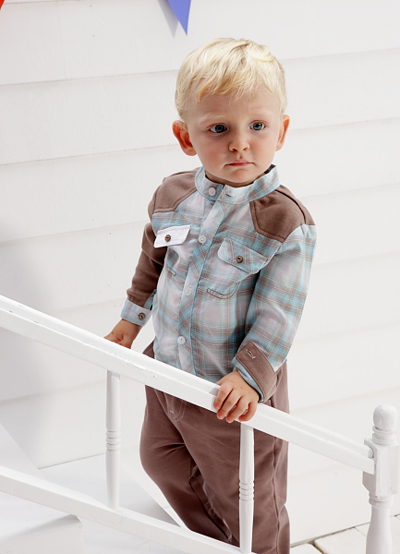 丑丑時(shí)尚咖啡色條紋童裝