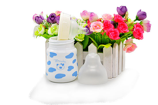 貝斯比幻彩瓷異形寬口自動(dòng)奶瓶藍(lán)色