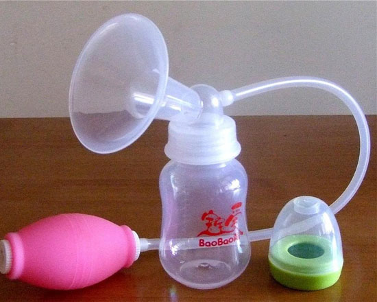 寶寶愛手動強力套裝吸奶器