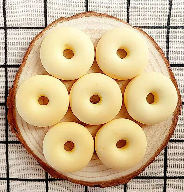 億滋味羊奶果蔬圈圈餅干展示