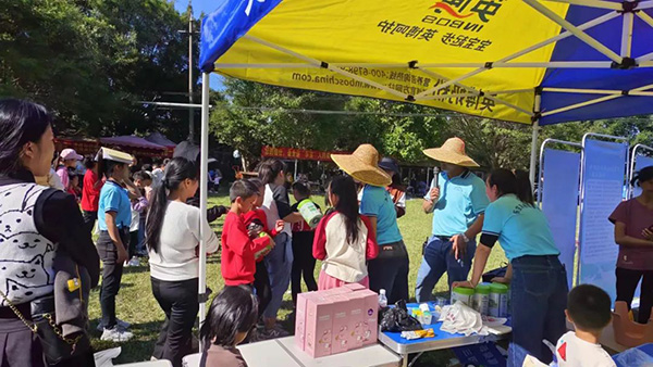 雅慧&廣西樂寶母嬰聯(lián)手打造親子嘉年華1.jpg 雅慧&廣西樂寶母嬰聯(lián)手打造親子嘉年華1.jpg