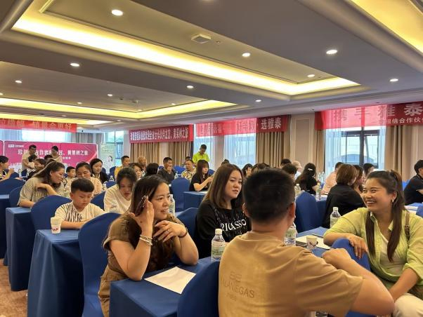 珍紐倍“問道”胖東來 (7).jpg 珍紐倍“問道”胖東來 (7).jpg