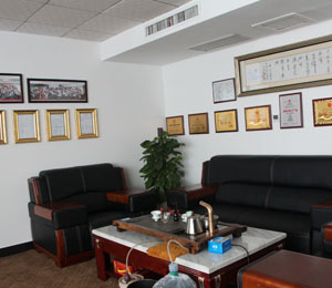 ���Ͽɿ��M(j��n)���ڹ�˾����չʾ