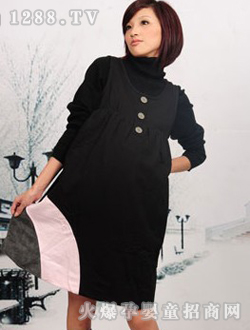 �з��˺�ɫ�ЋDȹ