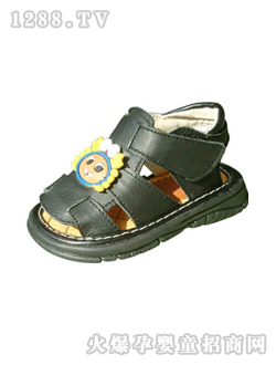 ������؈��ɫ��Ь