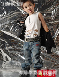 開(kāi)心寶貝時(shí)尚男童裝