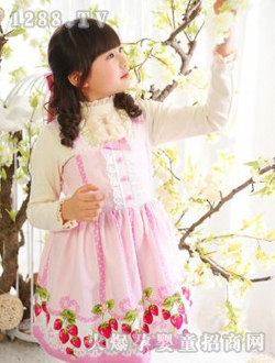 ��ɫС��ݮ�B��ȹ