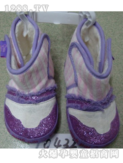 麗嬰房紫色帶點嬰兒鞋