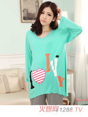 �ƾd�\�Gɫ��ĸ���ӷ�