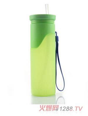 馬卡龍奶嘴硅膠內(nèi)膽折疊水杯 綠色 吸嘴蓋 500ml