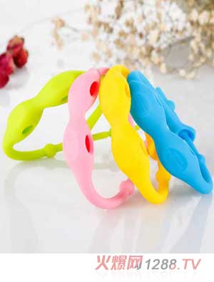 �L(f��ng)�Z���v��ɫ��ֻ����Ȧ