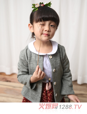 ���c�neͯ��Ů�������b��ɫ