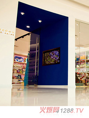 UCOSY��(y��u)���R�M(j��n)��ĸ���B�i �f(w��n)�_(d��)��